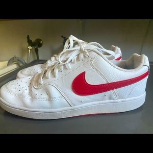 size 10 nike basketball shoes, good condition.